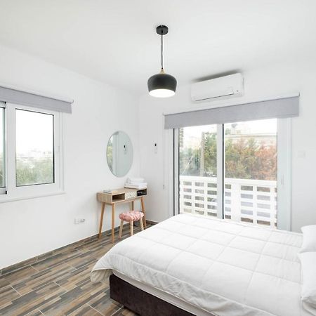 Happy Stay Apartment - Halefka Court Larnaca Exteriör bild