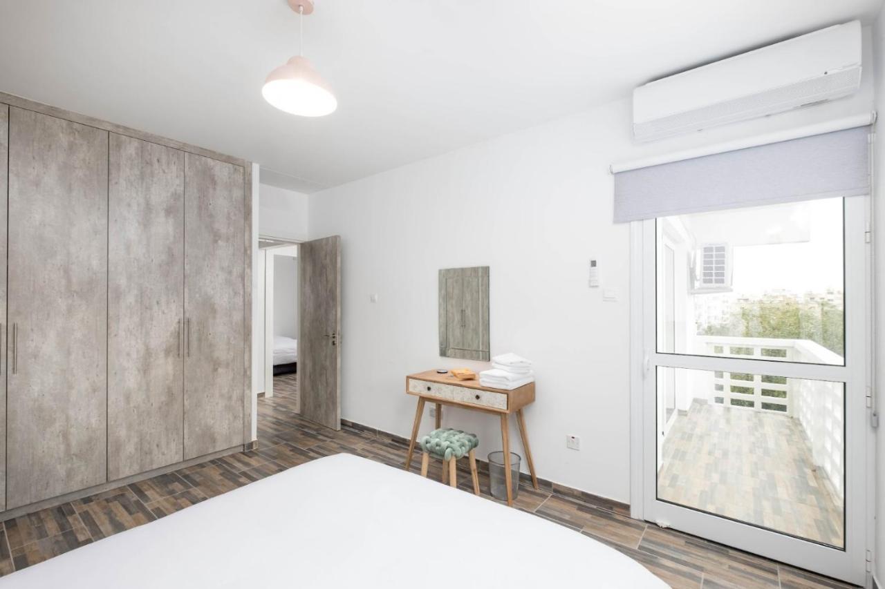 Happy Stay Apartment - Halefka Court Larnaca Exteriör bild