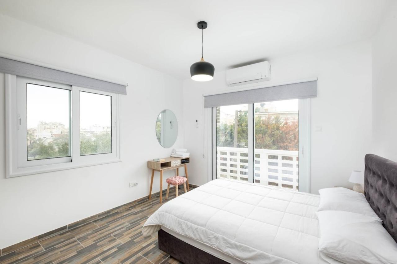 Happy Stay Apartment - Halefka Court Larnaca Exteriör bild